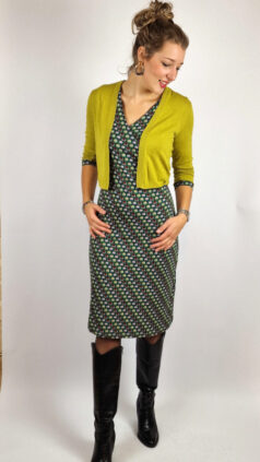 rechtop radar Reisbureau Groene WTG jurk in overslagmodel | WTG jurken bij Kekke Jurkjes